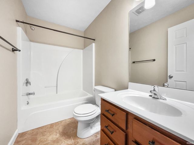 12421 Cold Water Drive, Evansville, IN 47725