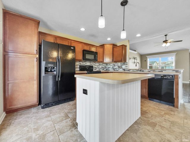 12421 Cold Water Drive, Evansville, IN 47725