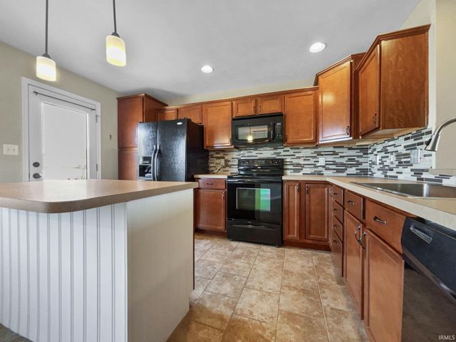 12421 Cold Water Drive, Evansville, IN 47725