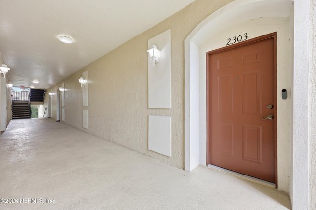 7801 POINT MEADOWS Drive 2303, Jacksonville, FL 32256