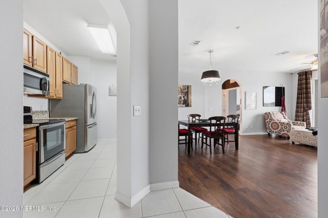 7801 POINT MEADOWS Drive 2303, Jacksonville, FL 32256