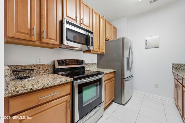 7801 POINT MEADOWS Drive 2303, Jacksonville, FL 32256