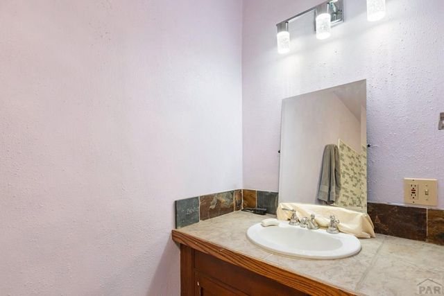 1020 W Arroyo Ave, Pueblo, CO 81004