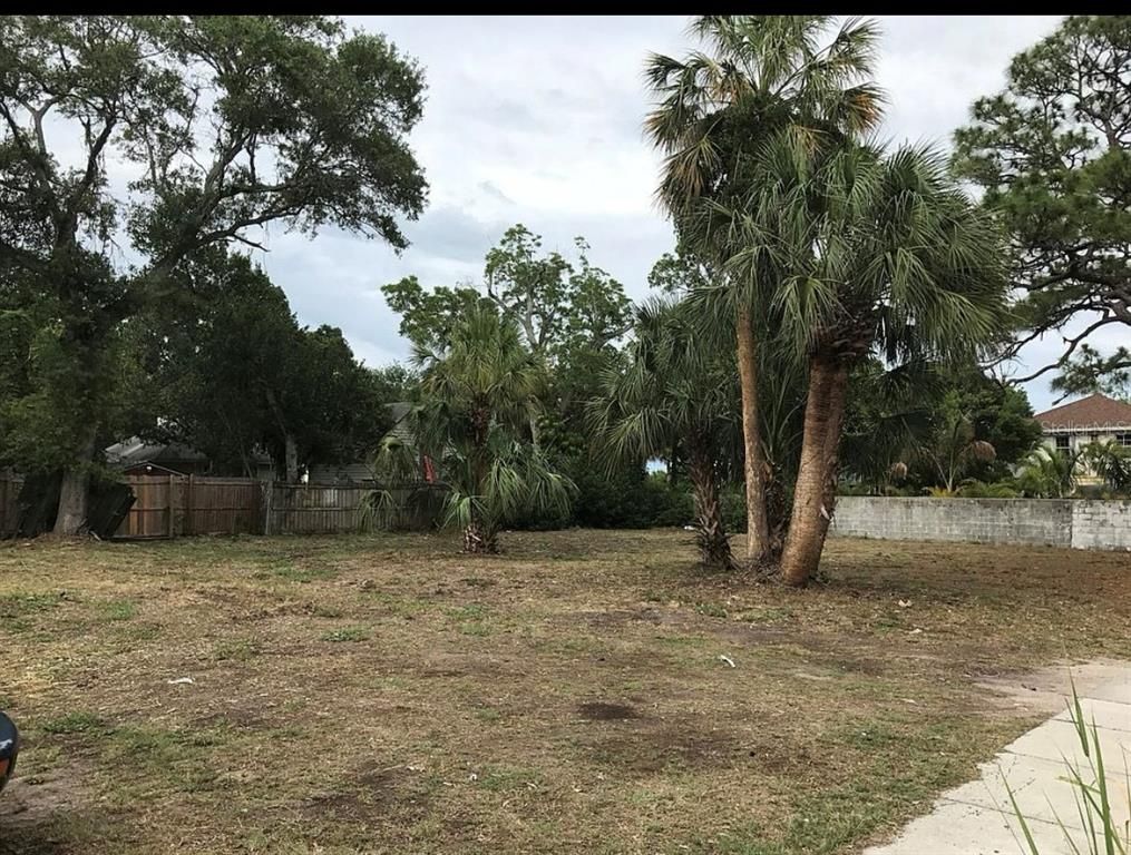 627 35TH AVENUE S, St Petersburg, FL 33705