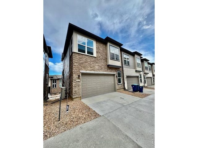 561 Canary Ln, Superior, CO 80027