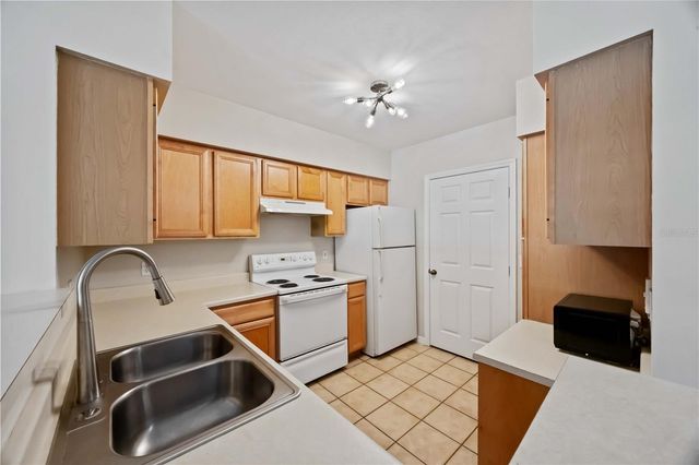 1125 VILLAGIO CIRCLE 106, Sarasota, FL 34237