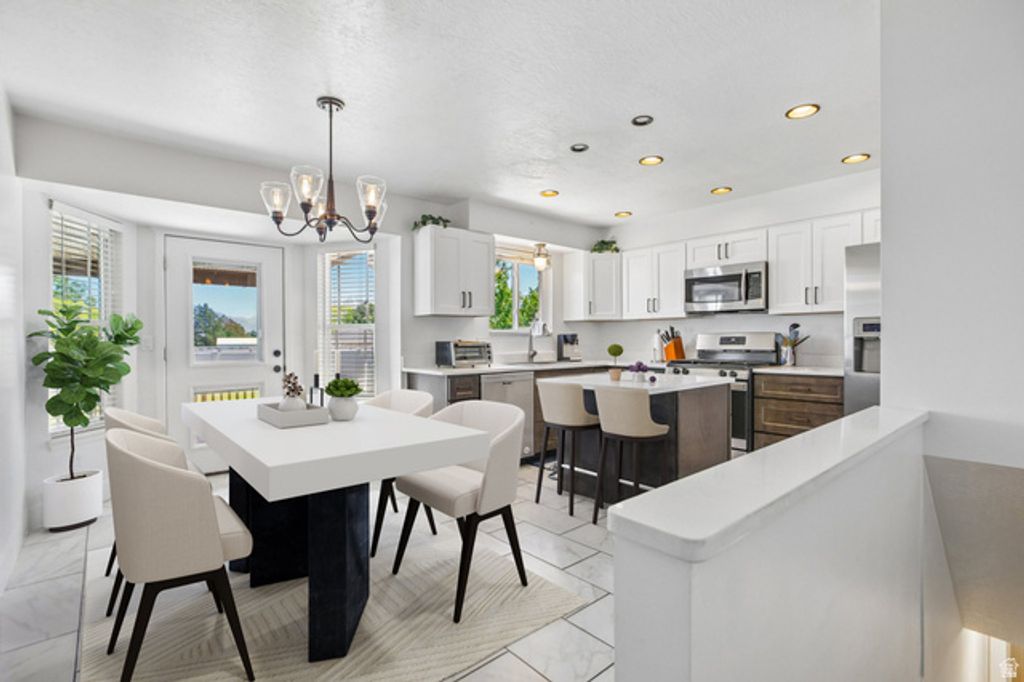 Image 7 of property listing at 10027 S BIRNAM WOODS WAY, South Jordan, UT 84009
