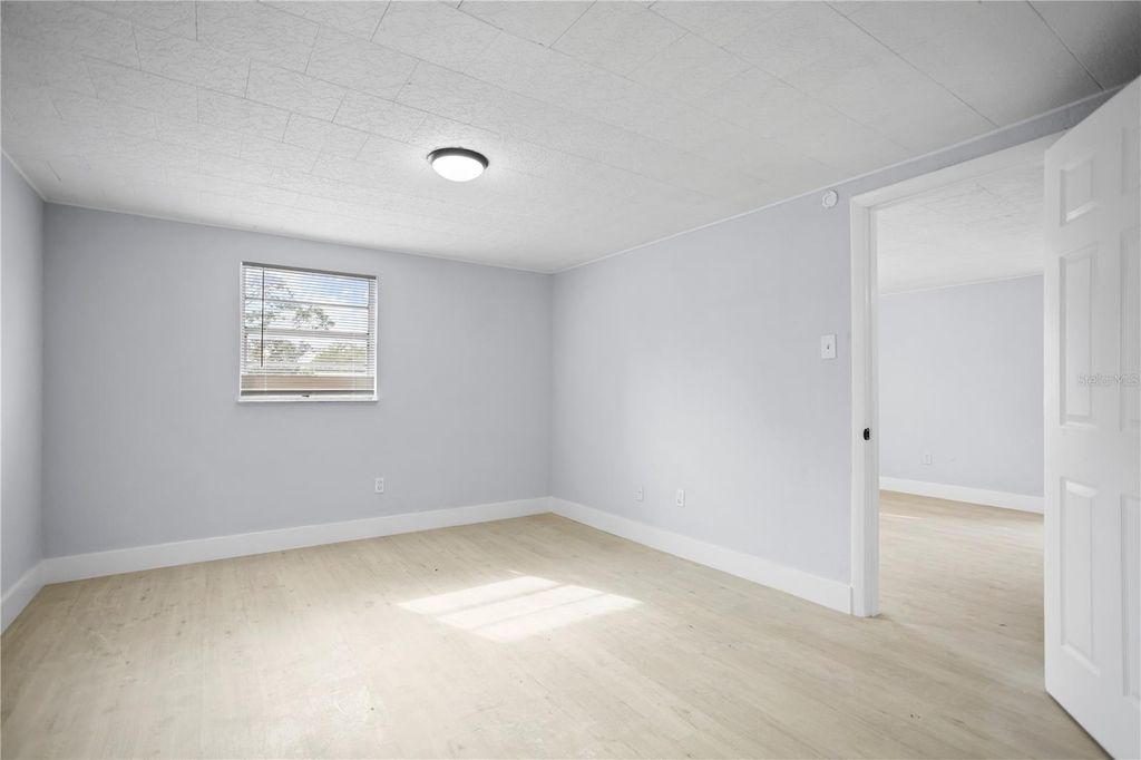 Image 13 of property listing at 12703 N 15TH ST, Tampa, FL 33612