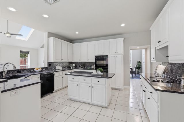 2924 Chalfont Lane, Plano, TX 75023