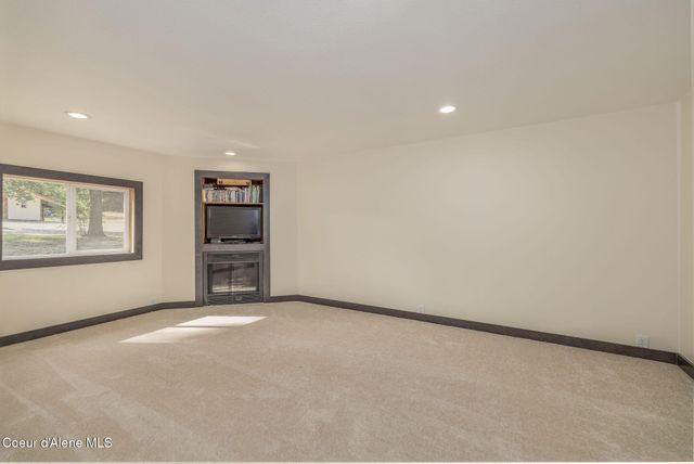 280 Al's Welding Rd, Spirit Lake, ID 83869