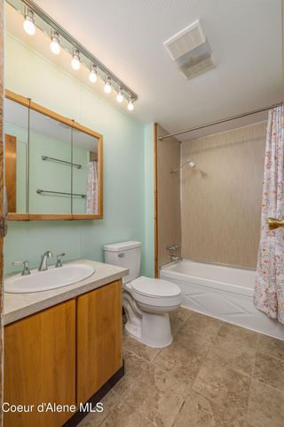 280 Al's Welding Rd, Spirit Lake, ID 83869
