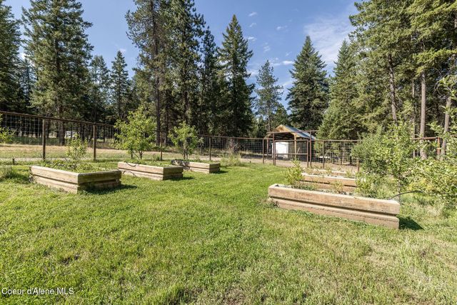 280 Al's Welding Rd, Spirit Lake, ID 83869