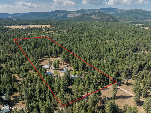 280 Al's Welding Rd, Spirit Lake, ID 83869