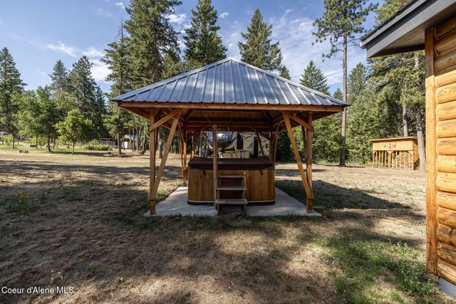 280 Al's Welding Rd, Spirit Lake, ID 83869