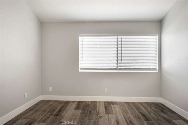 6323 Reseda Boulevard 2, Tarzana, CA 91335
