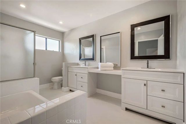 6323 Reseda Boulevard 2, Tarzana, CA 91335