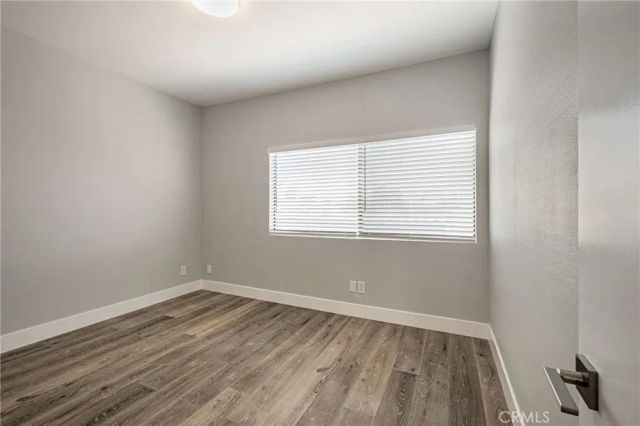 6323 Reseda Boulevard 2, Tarzana, CA 91335