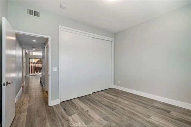6323 Reseda Boulevard 2, Tarzana, CA 91335