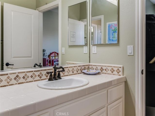 718 Annie, Santa Maria, CA 93455