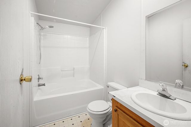 124 S 6th Street, Mccleary, WA 98557