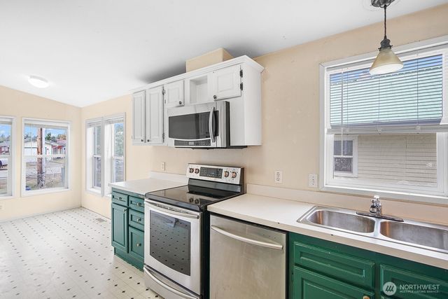 124 S 6th Street, Mccleary, WA 98557