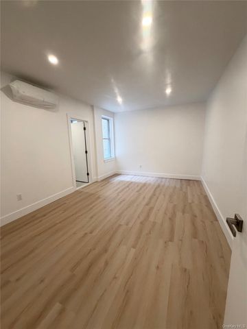3105 Roberts Avenue, Bronx, NY 10461