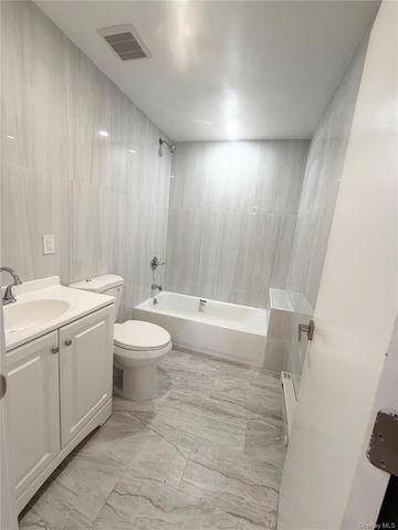 3105 Roberts Avenue, Bronx, NY 10461