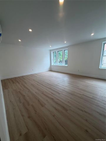 3105 Roberts Avenue, Bronx, NY 10461