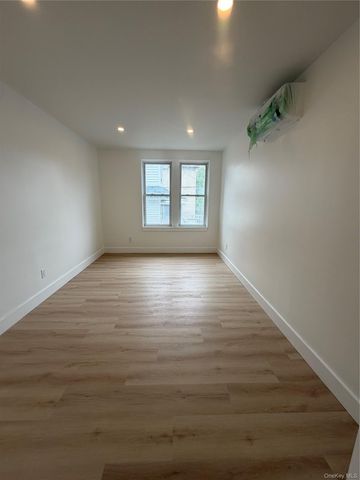 3105 Roberts Avenue, Bronx, NY 10461