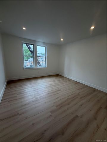 3105 Roberts Avenue, Bronx, NY 10461