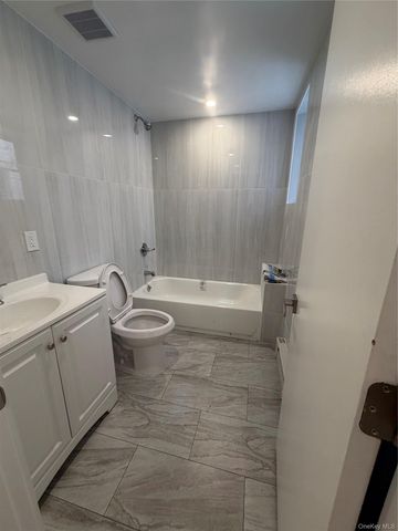 3105 Roberts Avenue, Bronx, NY 10461