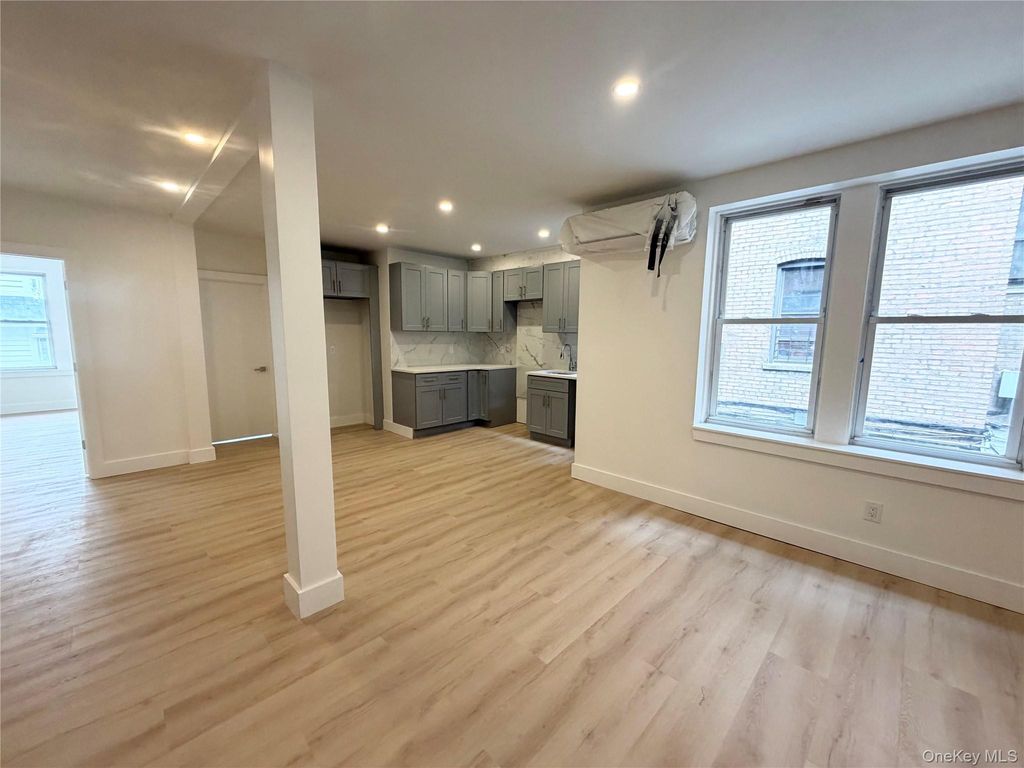 3105 Roberts Avenue, Bronx, NY 10461