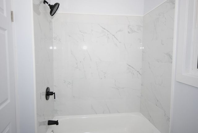 72 Hall St, Springfield, MA 01108