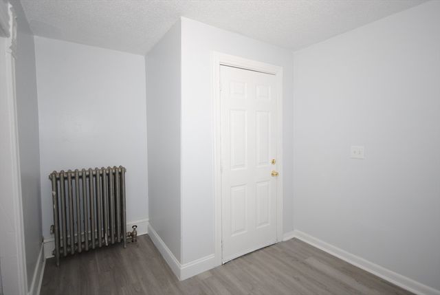 72 Hall St, Springfield, MA 01108