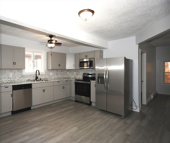 72 Hall St, Springfield, MA 01108