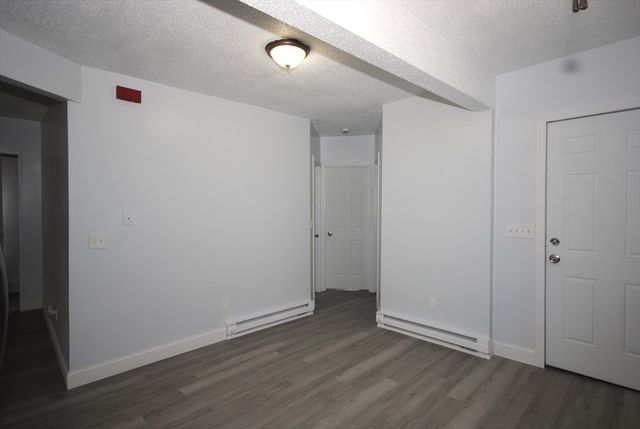 72 Hall St, Springfield, MA 01108