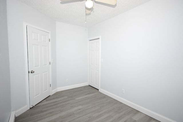 72 Hall St, Springfield, MA 01108