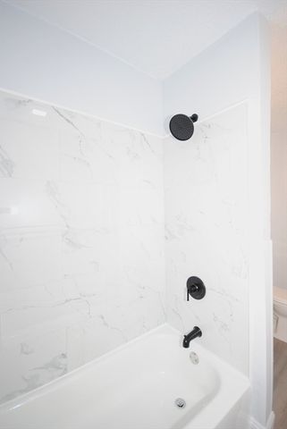 72 Hall St, Springfield, MA 01108