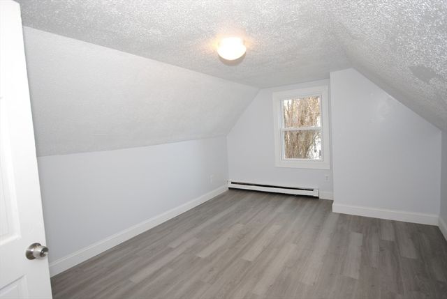 72 Hall St, Springfield, MA 01108