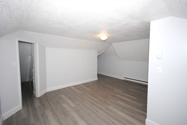 72 Hall St, Springfield, MA 01108