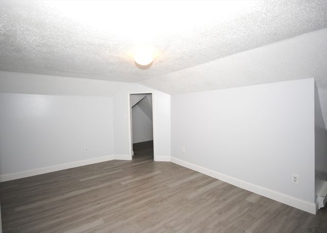 72 Hall St, Springfield, MA 01108