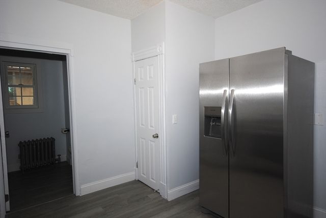 72 Hall St, Springfield, MA 01108