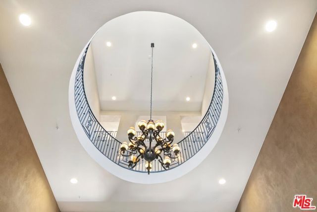 13080 Pacific 123, Los Angeles, CA 90094