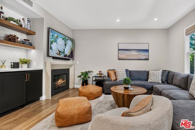13080 Pacific 123, Los Angeles, CA 90094