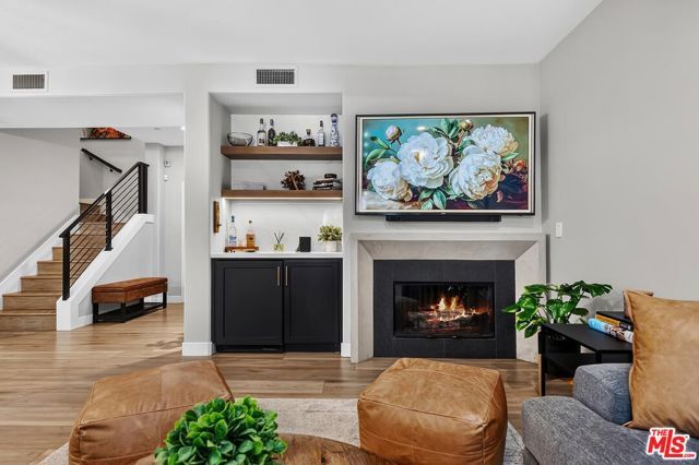 13080 Pacific 123, Los Angeles, CA 90094
