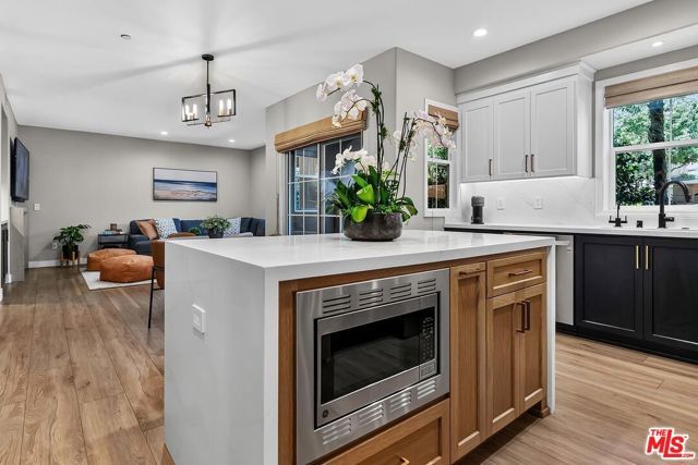 13080 Pacific 123, Los Angeles, CA 90094