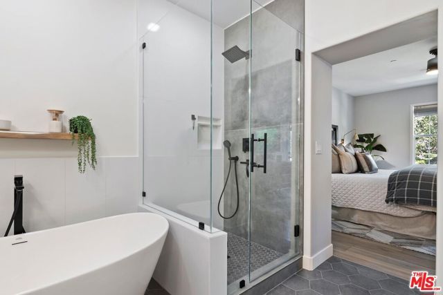 13080 Pacific 123, Los Angeles, CA 90094
