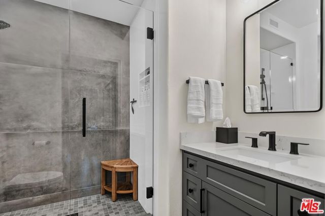 13080 Pacific 123, Los Angeles, CA 90094