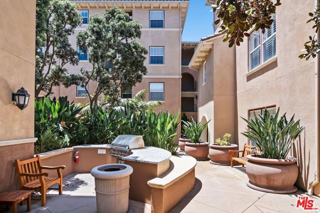 13080 Pacific 123, Los Angeles, CA 90094