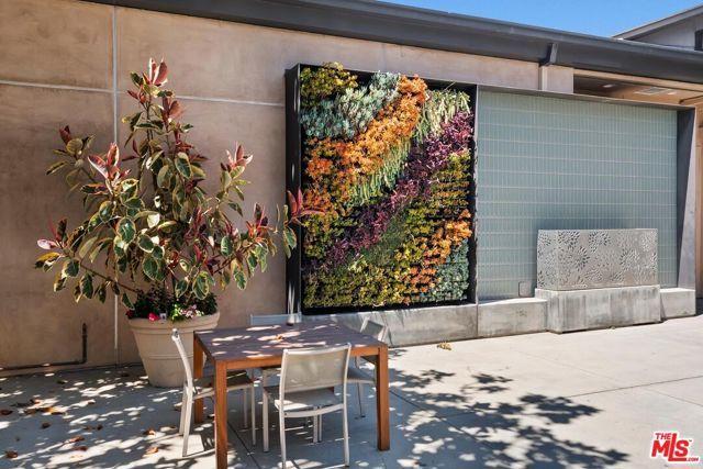 13080 Pacific 123, Los Angeles, CA 90094